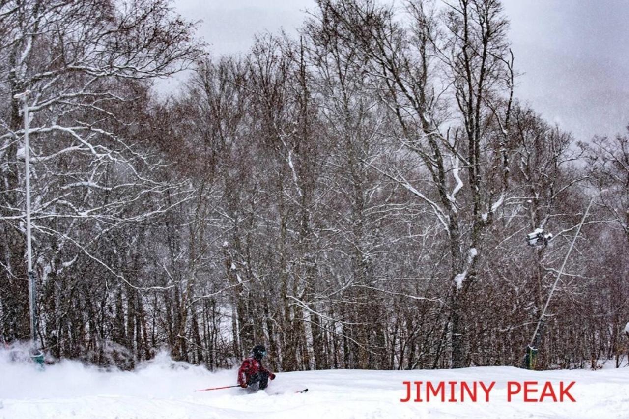 הנקוק 2 Bed Berkshire Getaway Minutes To Jiminy Peak Ski מראה חיצוני תמונה